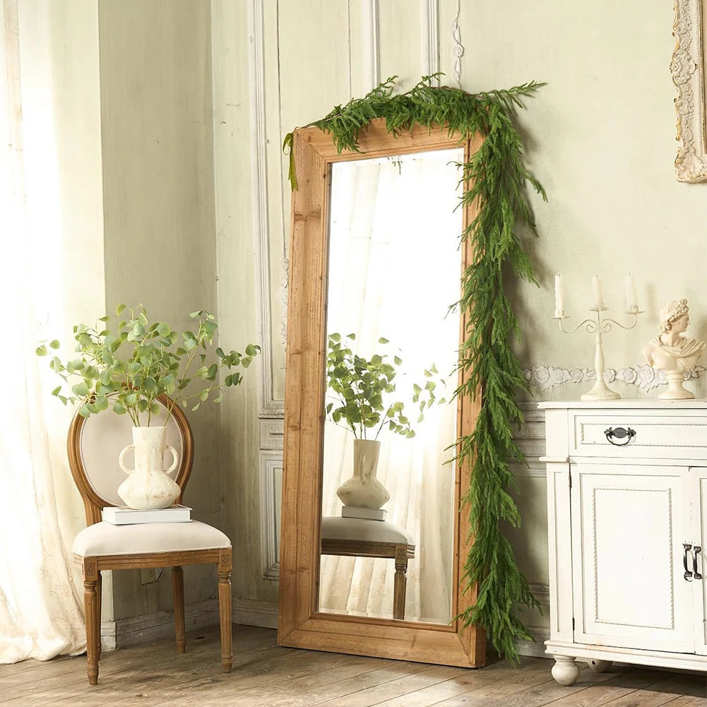 Varenna Realistic Pine Needle Garland